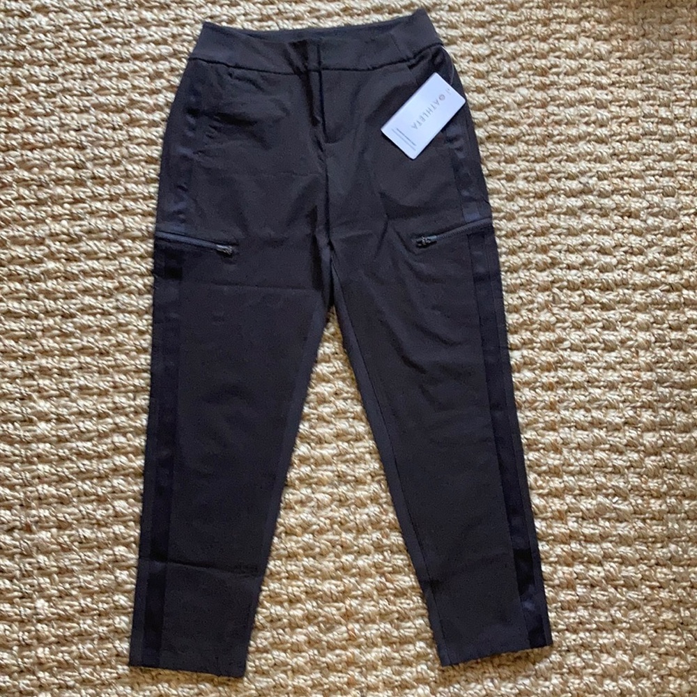 NWT Size 4 petite Athleta wander hybrid pant
